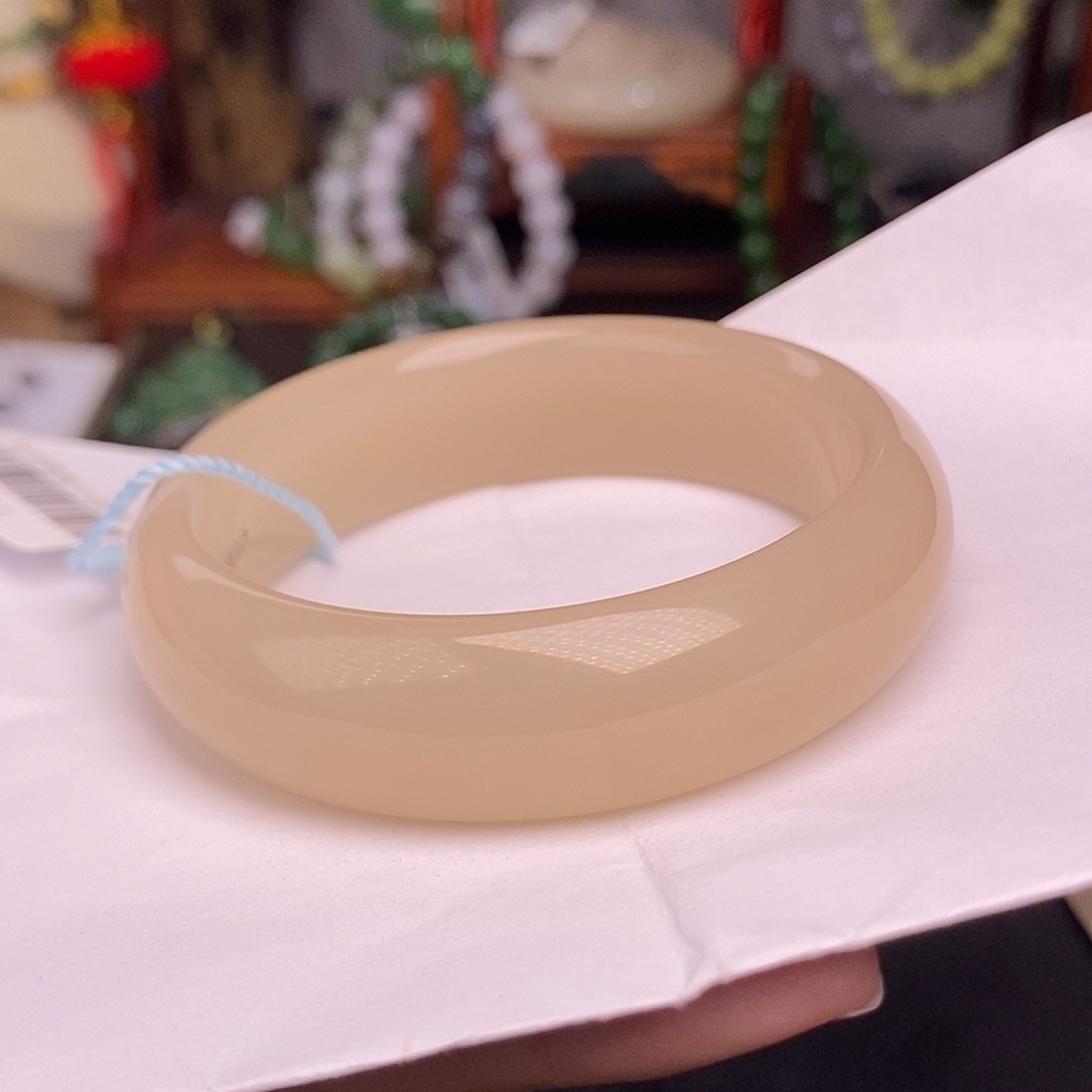 和田玉53 熟藕粉老料脂膏级天花板手镯浓色未镶嵌