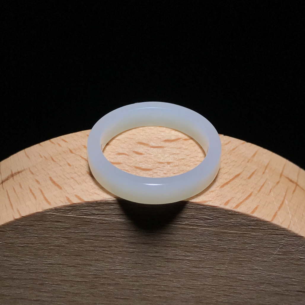 和田玉且末近矿料戒圈内径：18mm