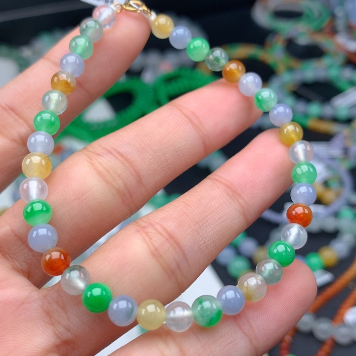 翡翠手镯未镶嵌卡