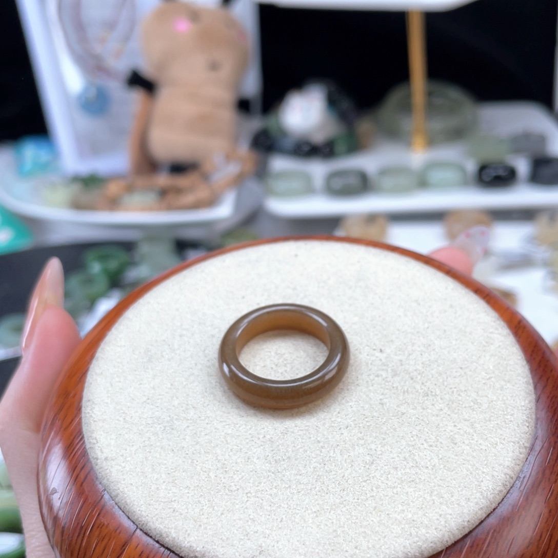 和田玉未镶嵌戒指O2咖啡糖条16.3