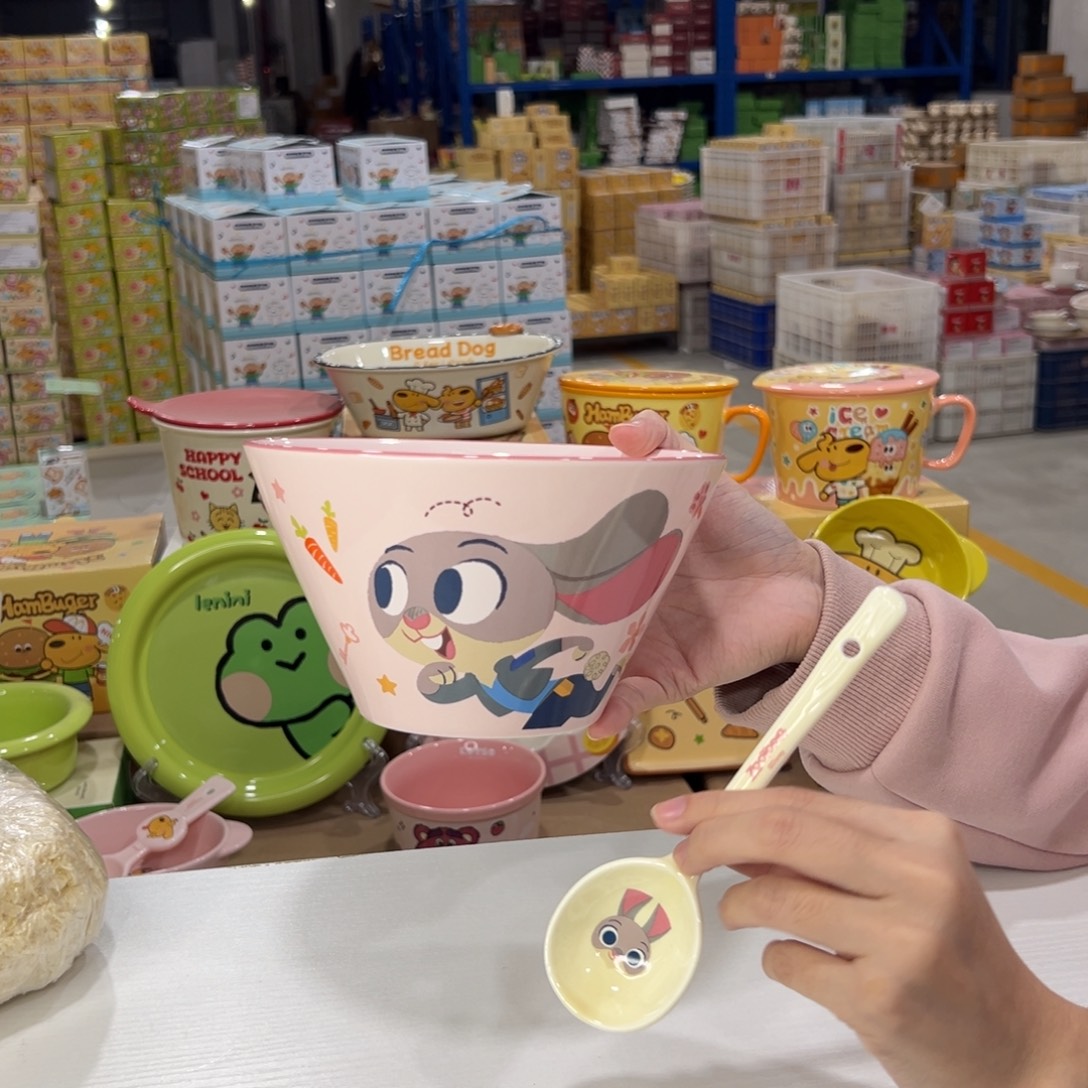 瓷600 家勺子。 陶瓷陶瓷陶瓷 