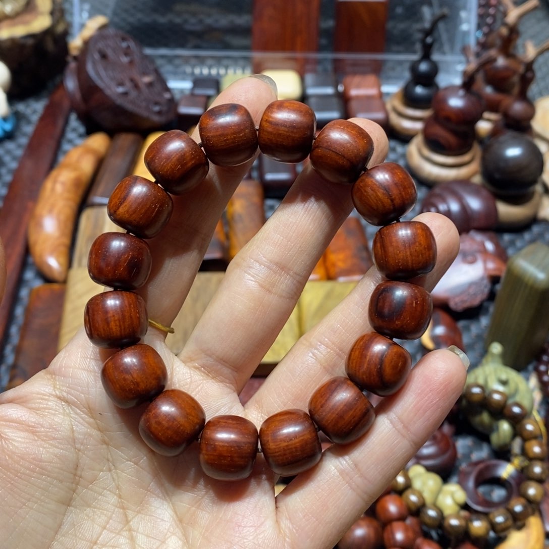 檀香紫檀（小叶紫檀）四*草