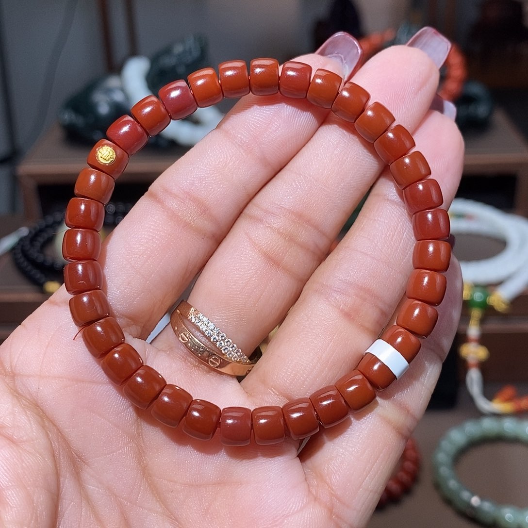 南红玛瑙颈饰未镶嵌