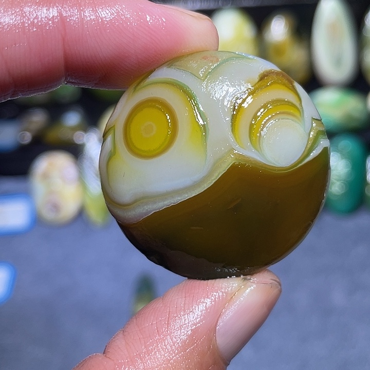 玛瑙/玉髓未镶嵌珠宝奇石