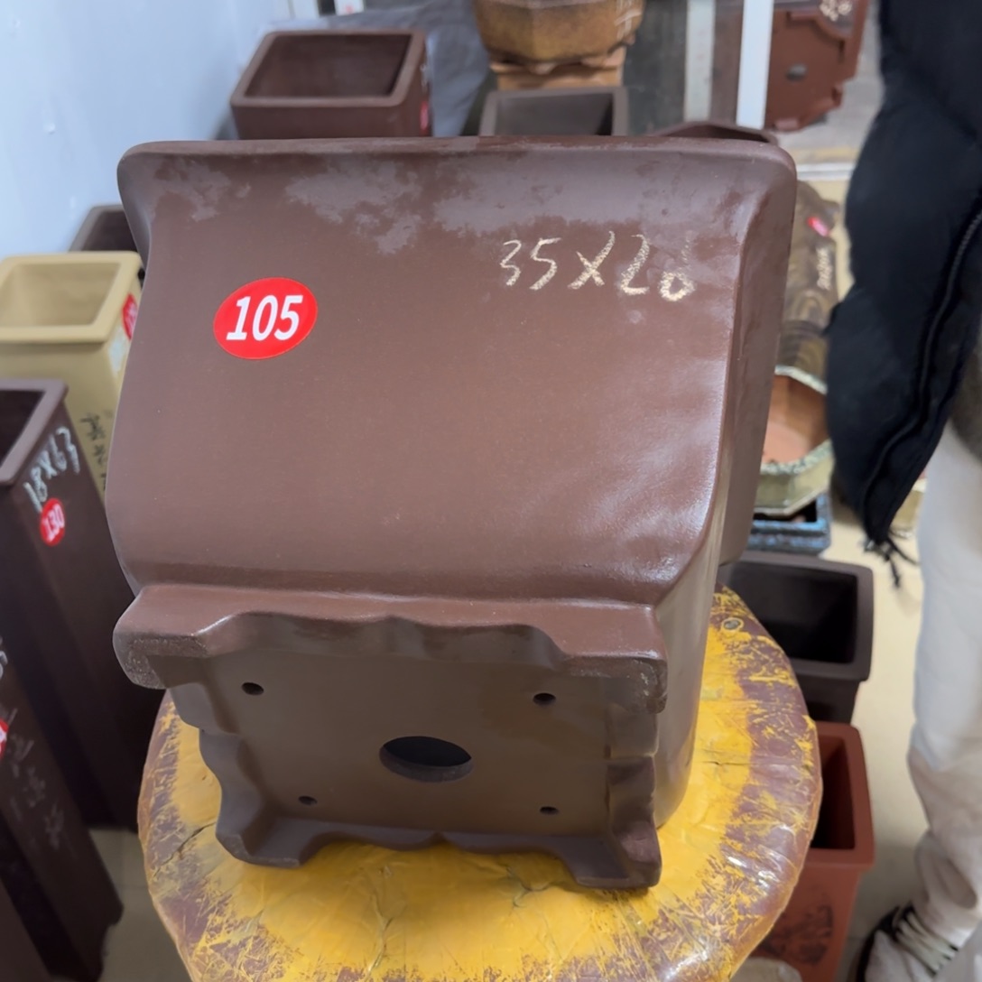 紫砂花盆呜呜呜呜