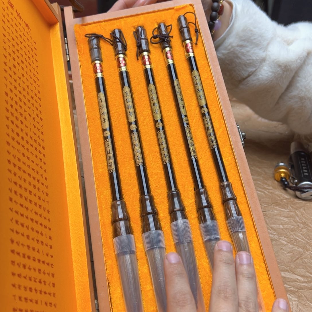 大叶紫檀（黑酸枝木类）