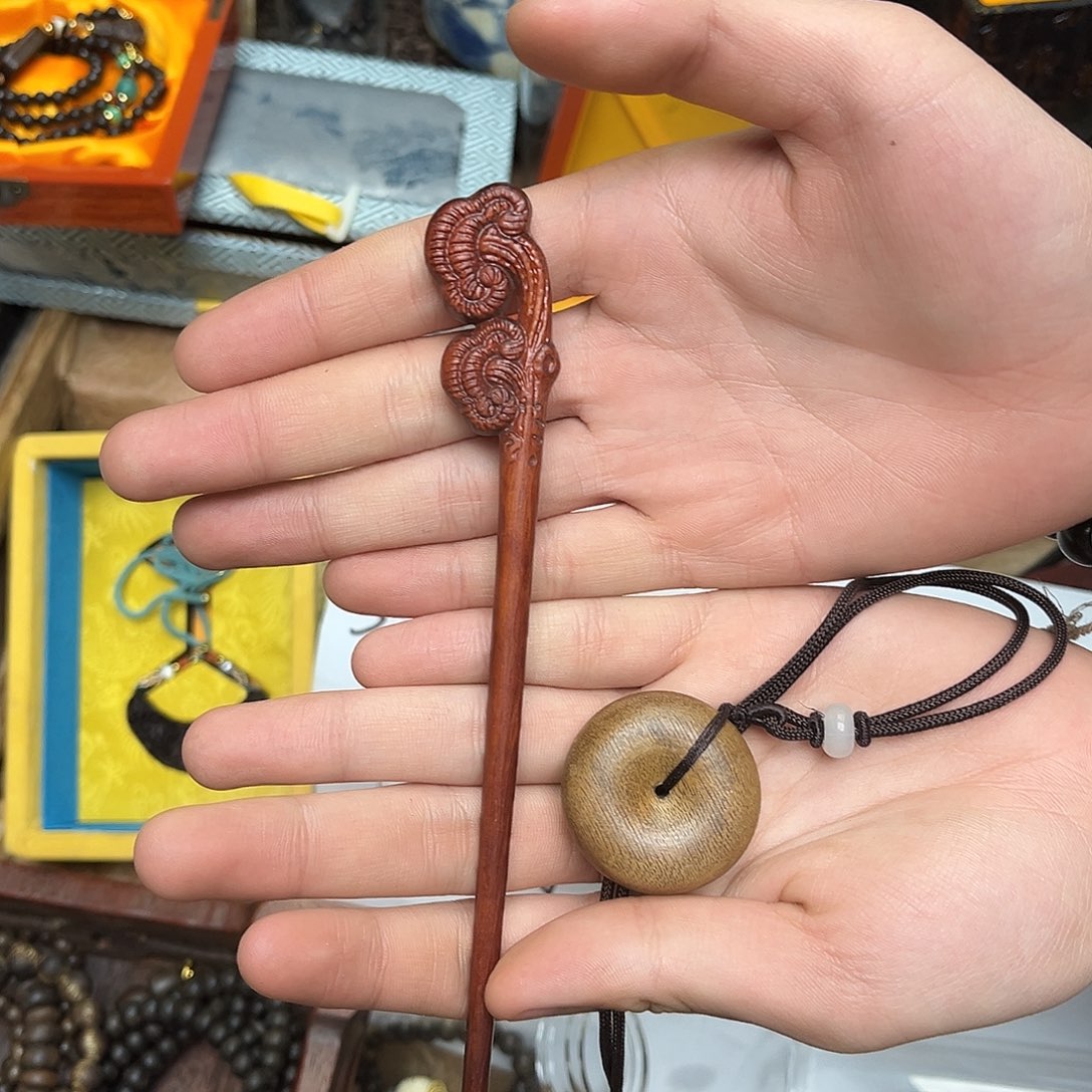 大叶紫檀（黑酸枝木类）