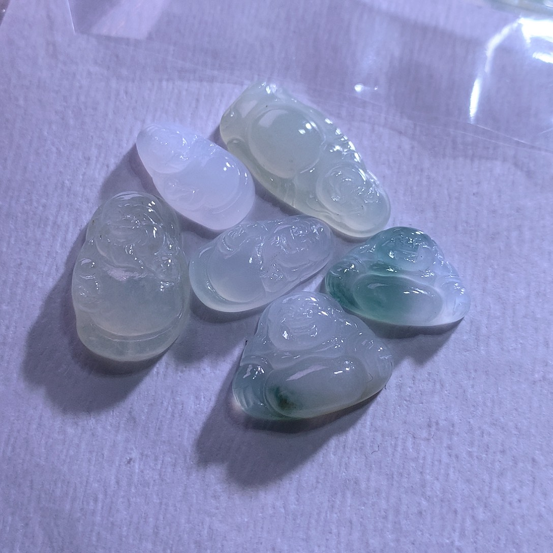 颈饰未镶嵌翡翠一手