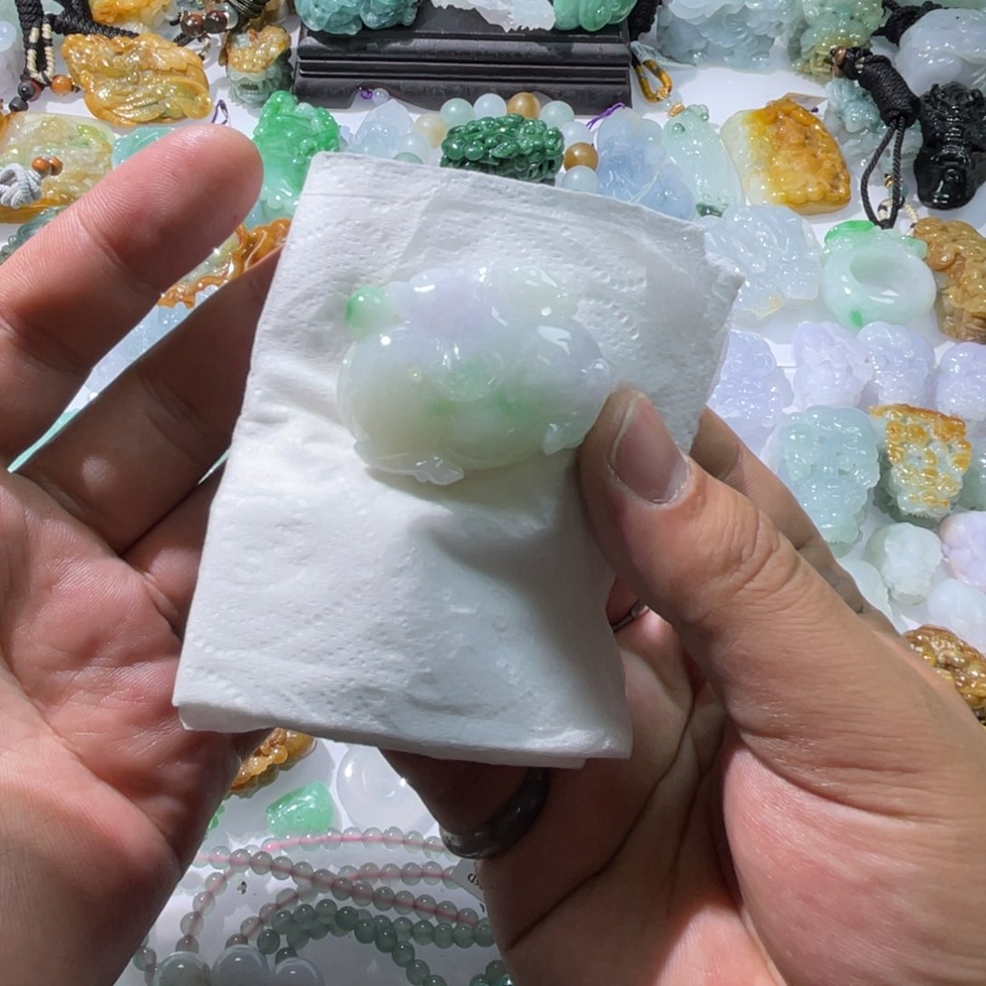 翡翠颈饰未镶嵌天然