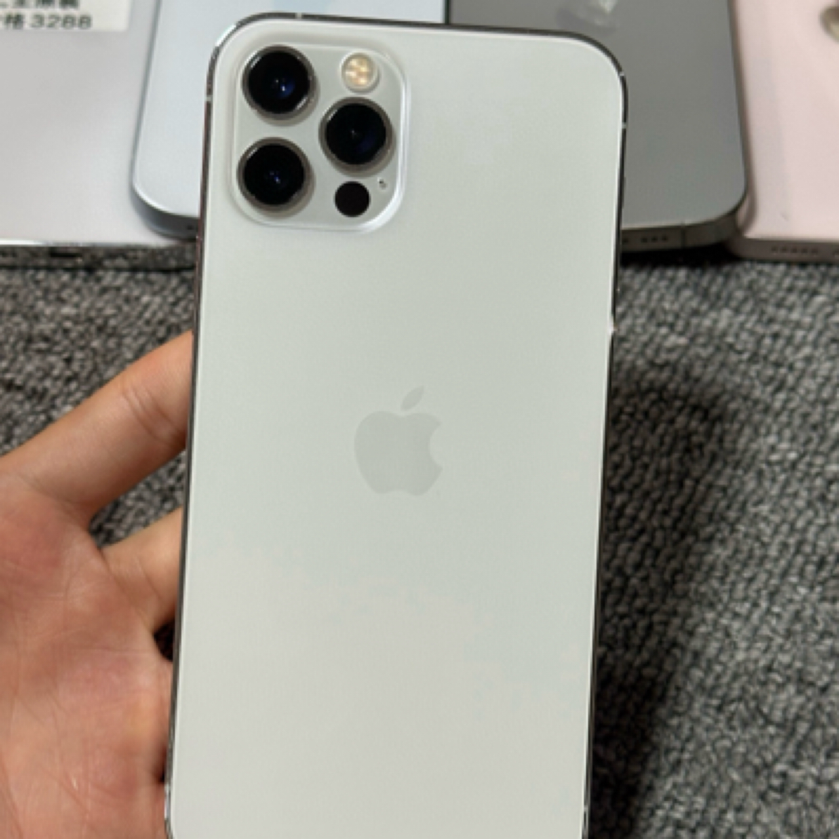 9新 Apple/苹果 苹果12Pro国行256G白色 全原装 电池87