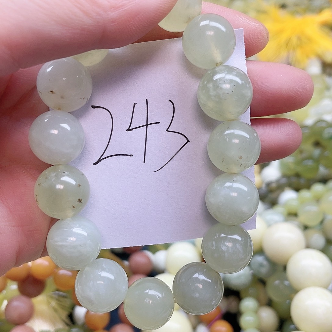 未镶嵌蛇纹石玉手链