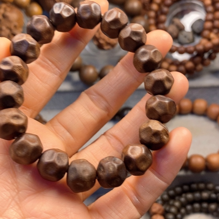 阿***c手串/手链檀香木老山檀奶香味1.2纯手工黑肉