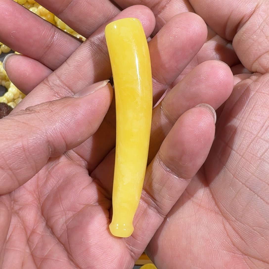 琥珀裸石未镶嵌焦皮料雕刻烟嘴9.5克