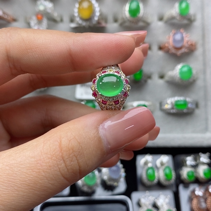 翡翠戒指未镶嵌蛋面