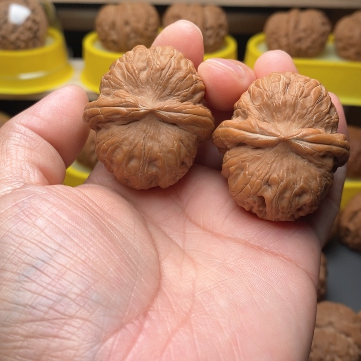 文玩核桃把件任*生元宝