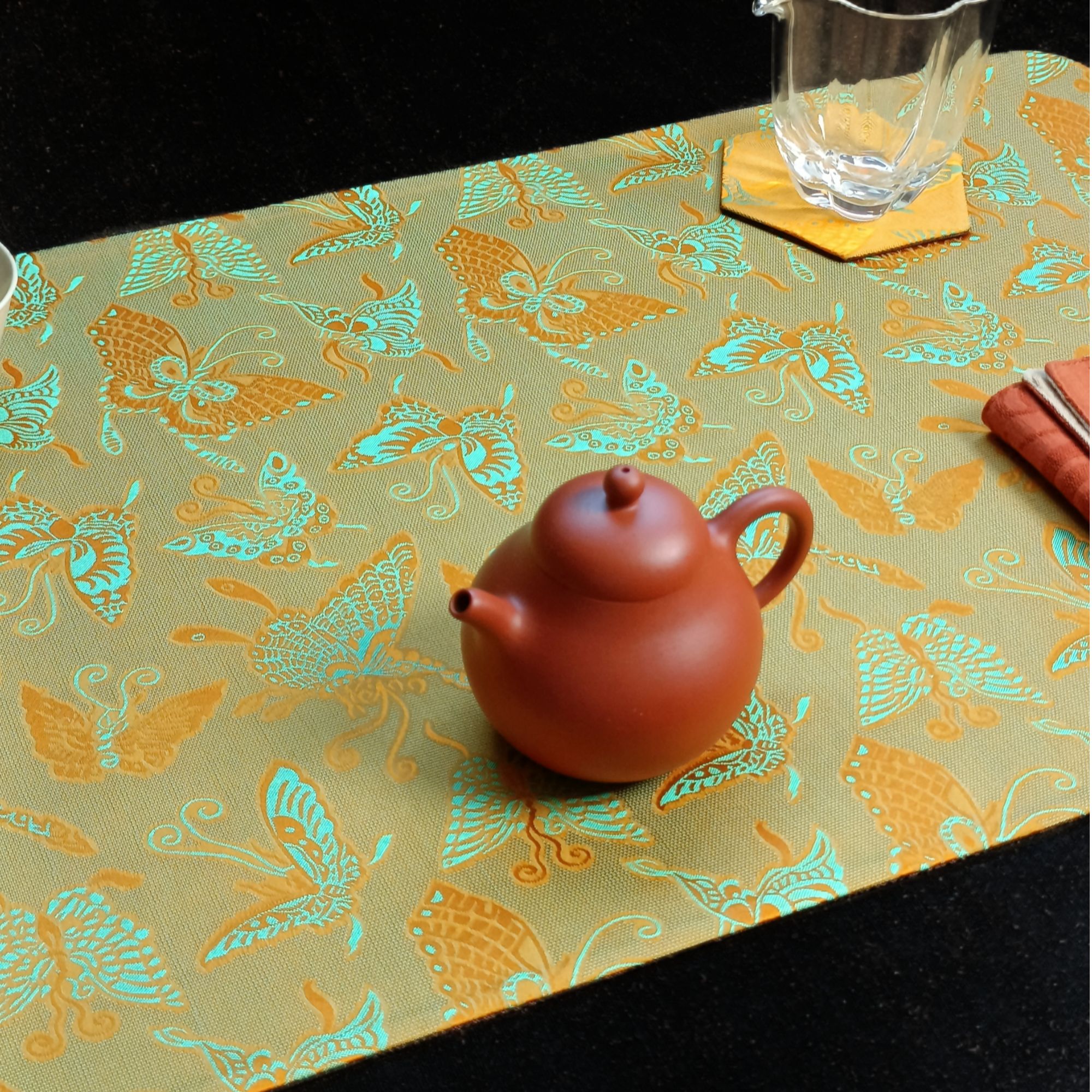 欣蚕居68*35cm【黄蝶】新中式双面锦缎茶席桌旗茶台隔热垫干泡席
