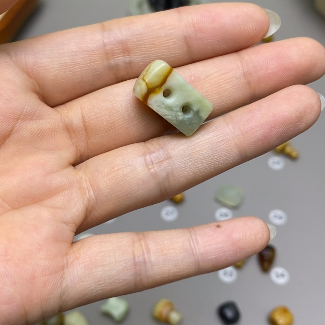 晴***晴蛇纹石玉未镶嵌配饰