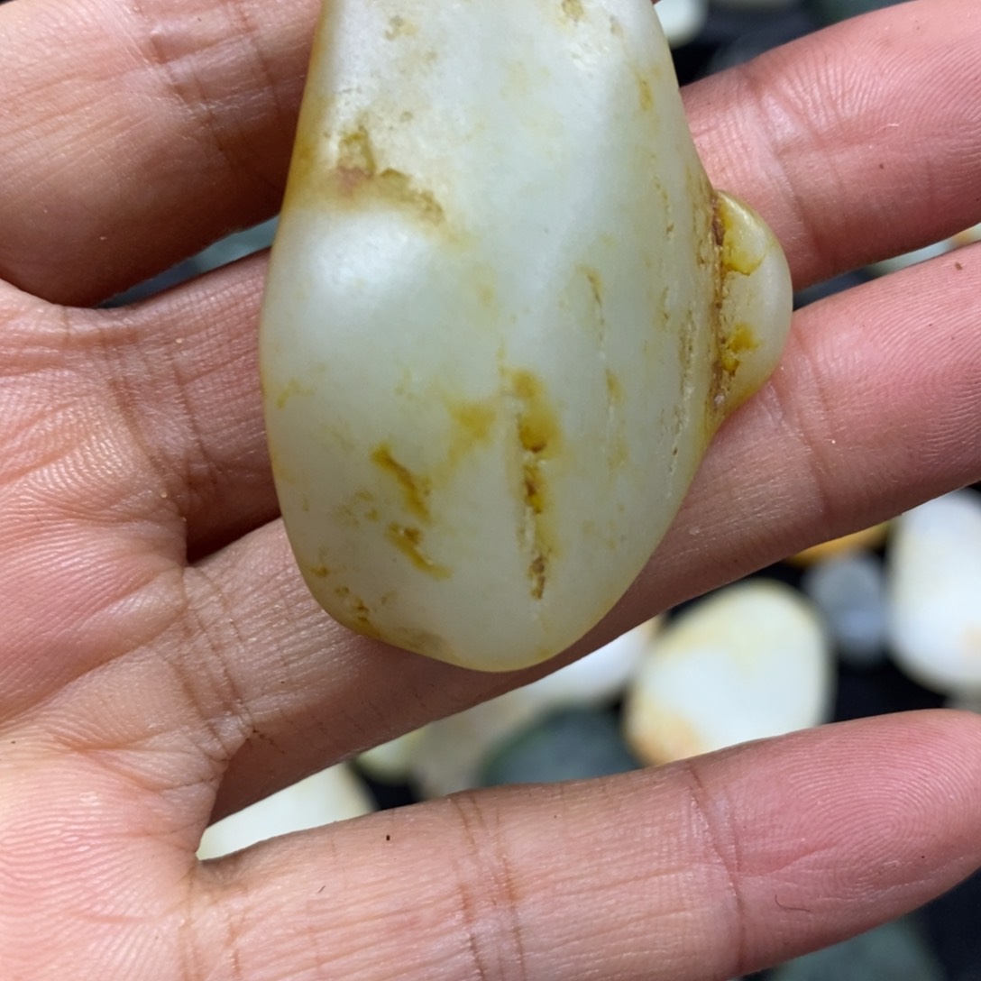 未镶嵌和田玉（子料）摆件