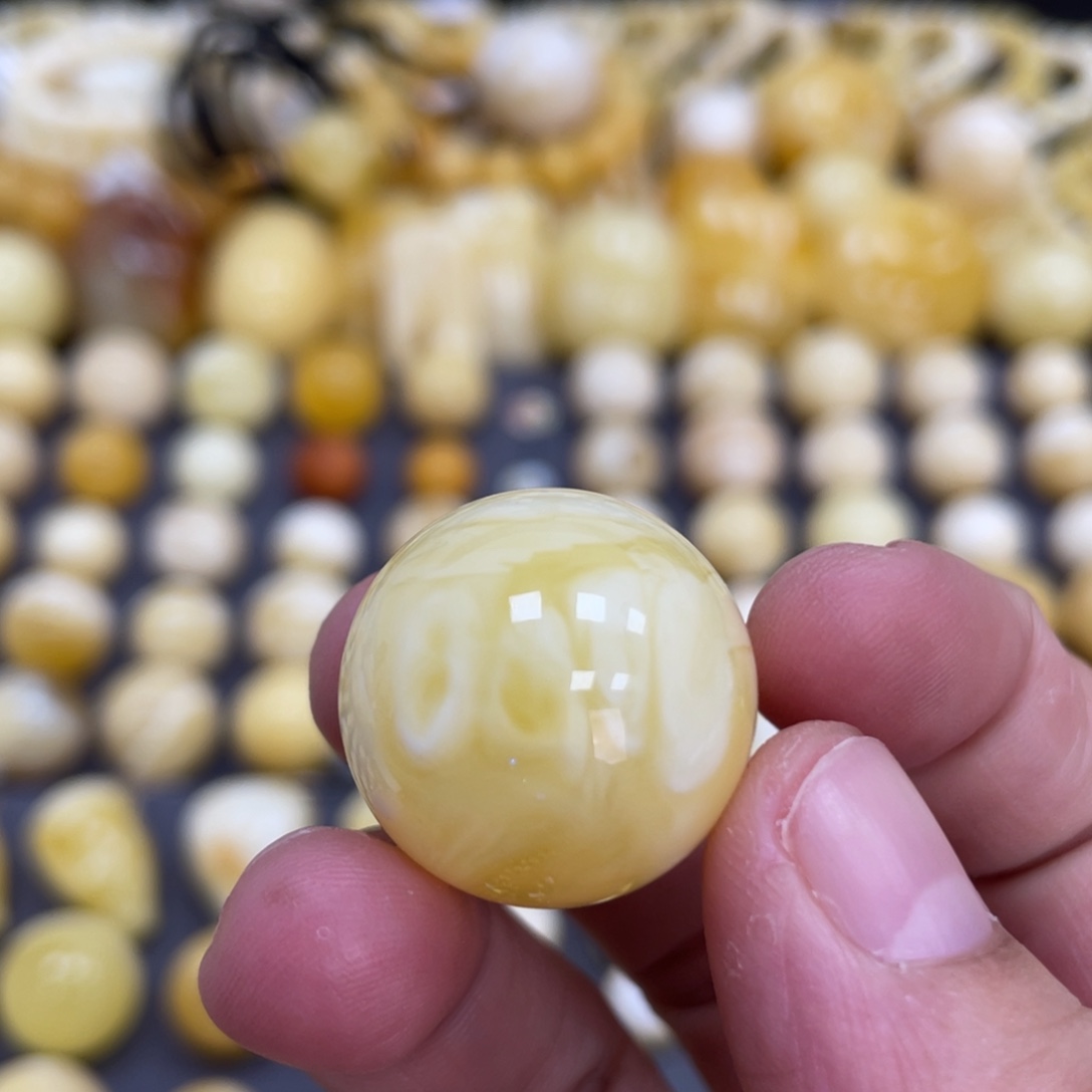 琥珀未镶嵌裸石22.3mm金沙 微瑕疵款式