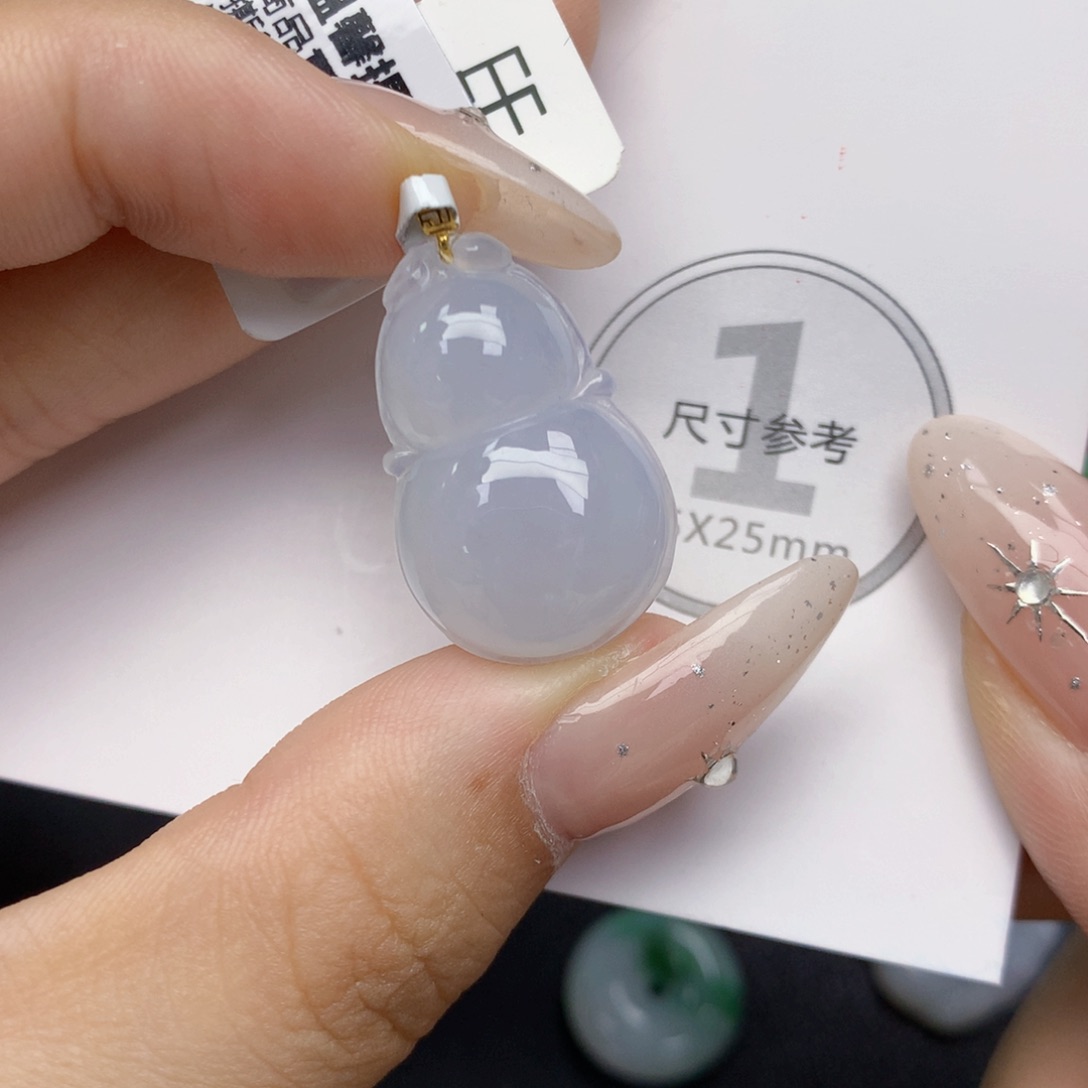 颈饰18K金镶嵌翡翠