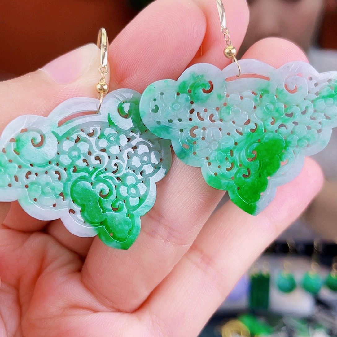 翡翠18K金镶嵌耳饰