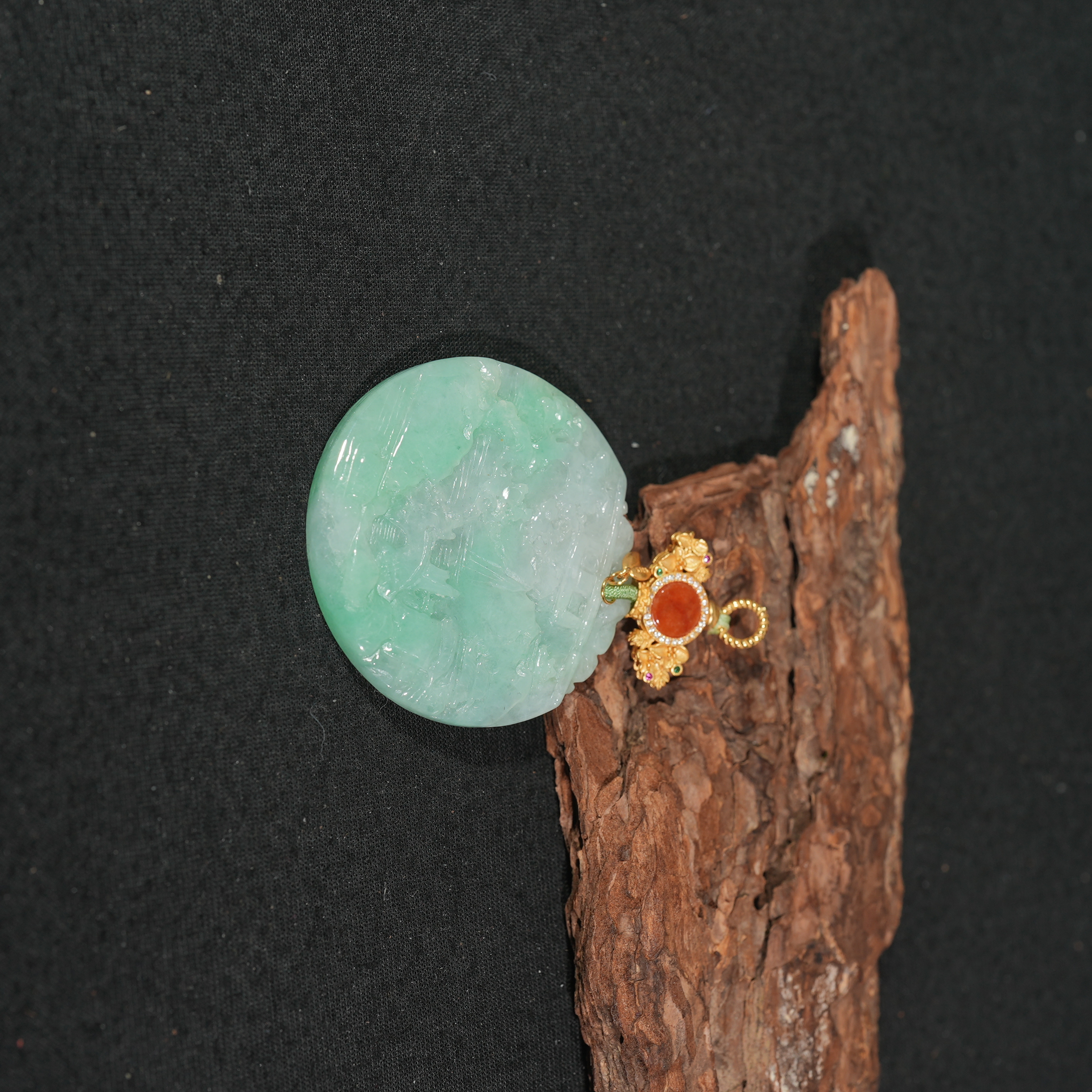 8.11香港王老板-翡翠吊坠4e1695