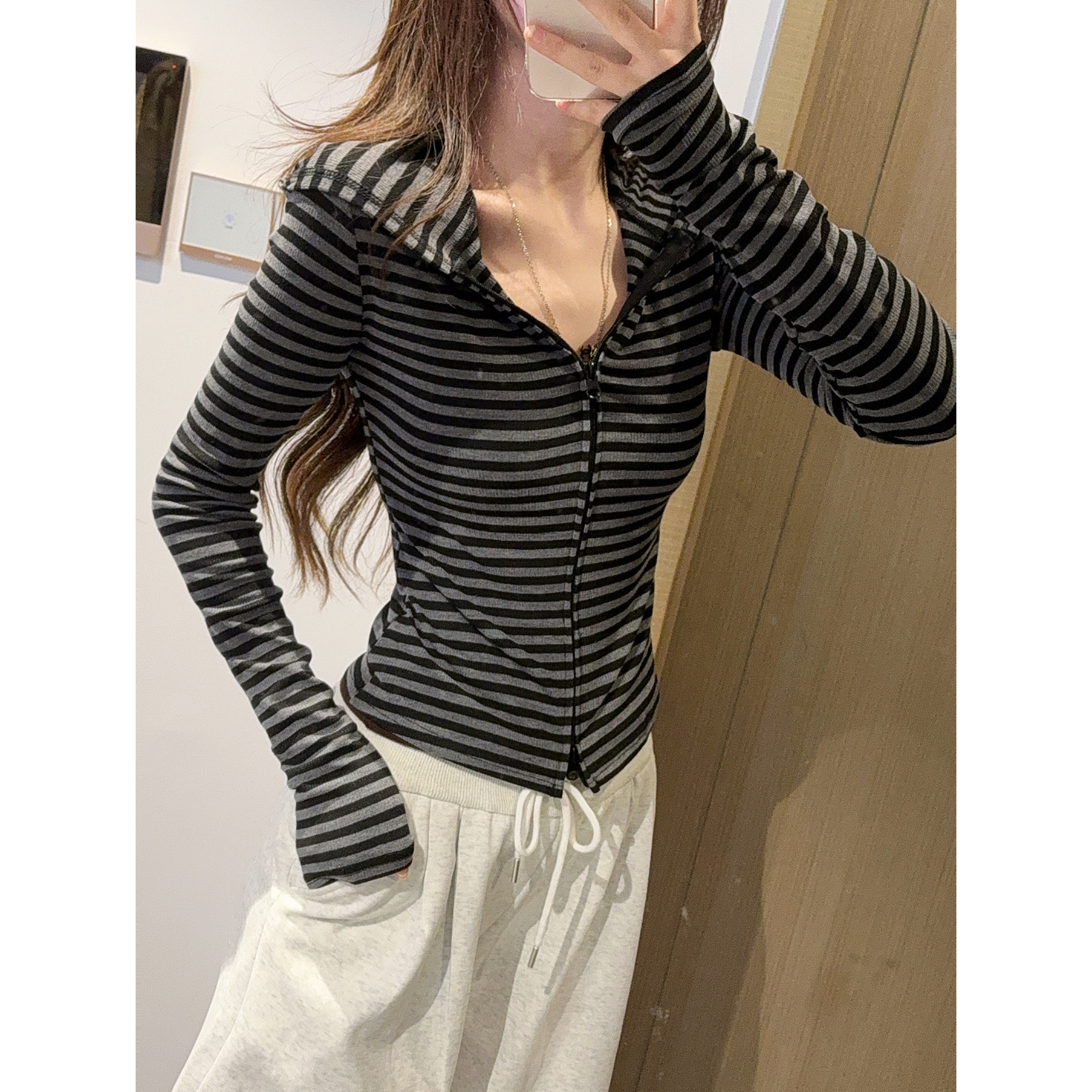 Moses Queen/魔西女王条纹正肩连帽慵懒休闲双拉链修身开衫外套女