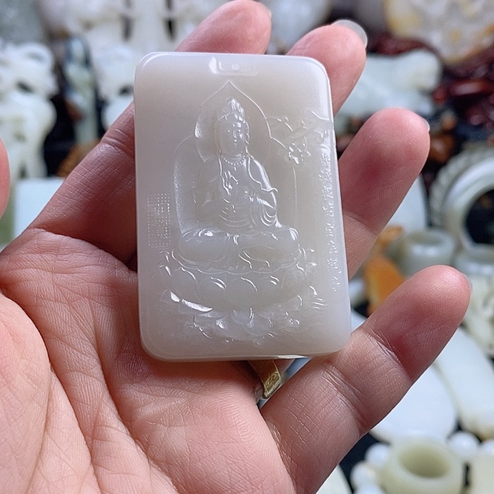 和田玉未镶嵌把件