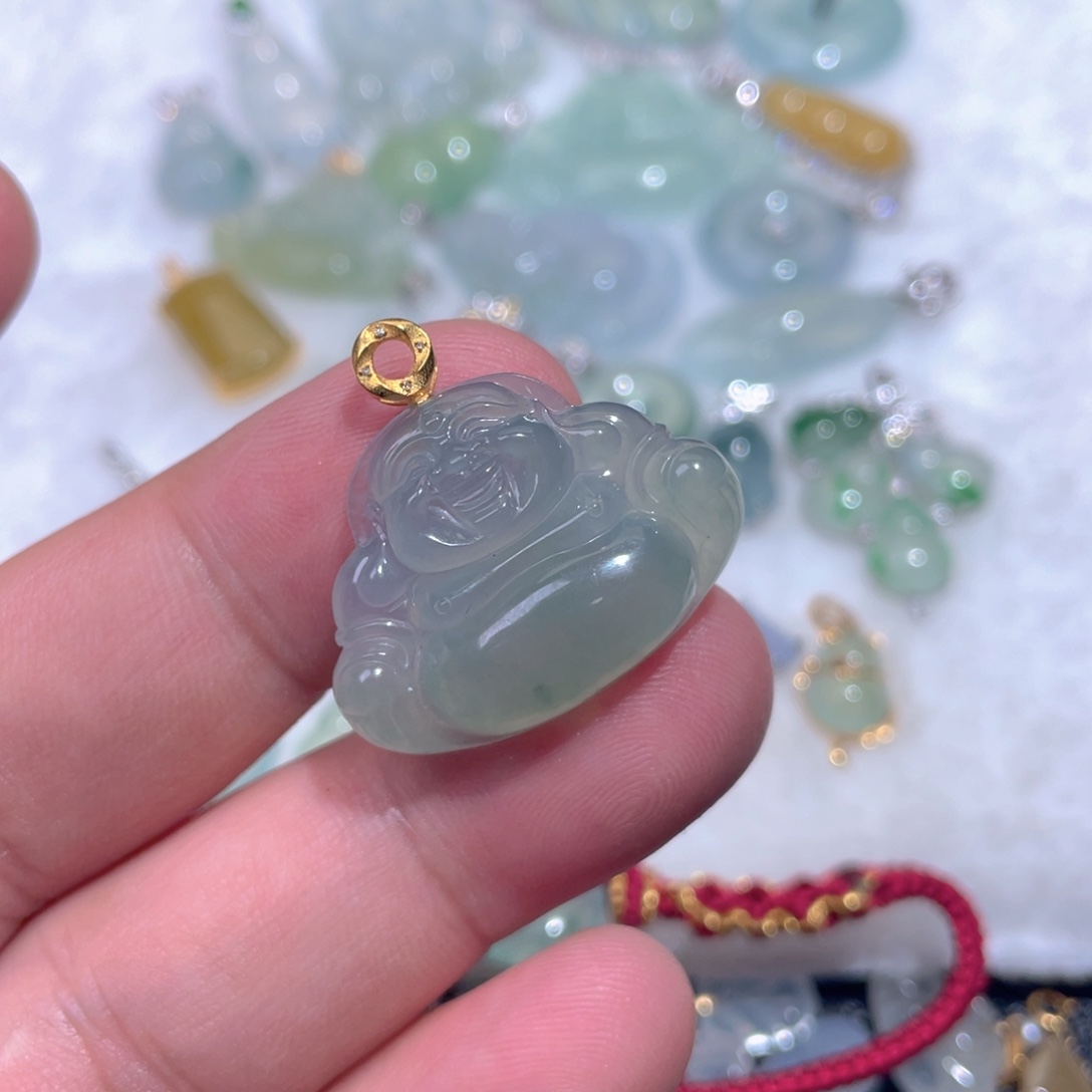 翡翠18K金镶嵌颈饰