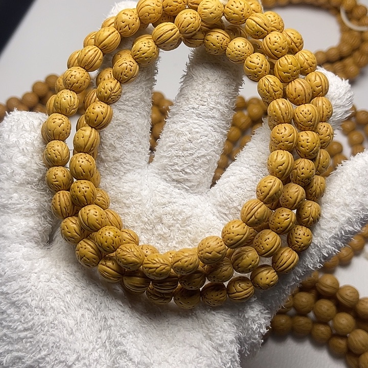 春***开桃核吊坠野生小金豆博挂