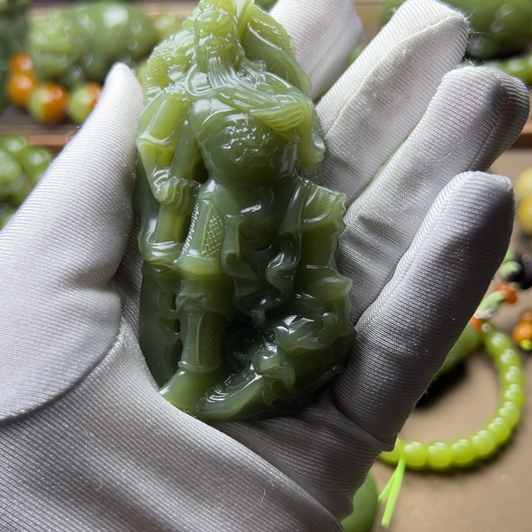 巴***瓦岫岩老玉（透闪石质玉）未镶嵌挂件