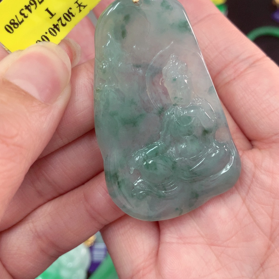 颈饰18K金镶嵌翡翠