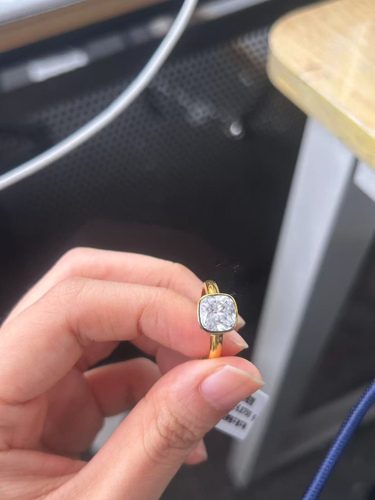 周帝王电黑工艺黄金小众复古黑金方钻时尚精致尚简约足金戒指