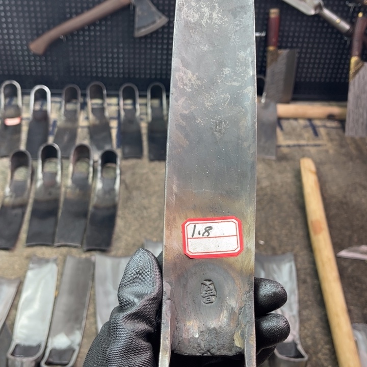 用***4龙泉手工制作工艺锄头炮管钢
