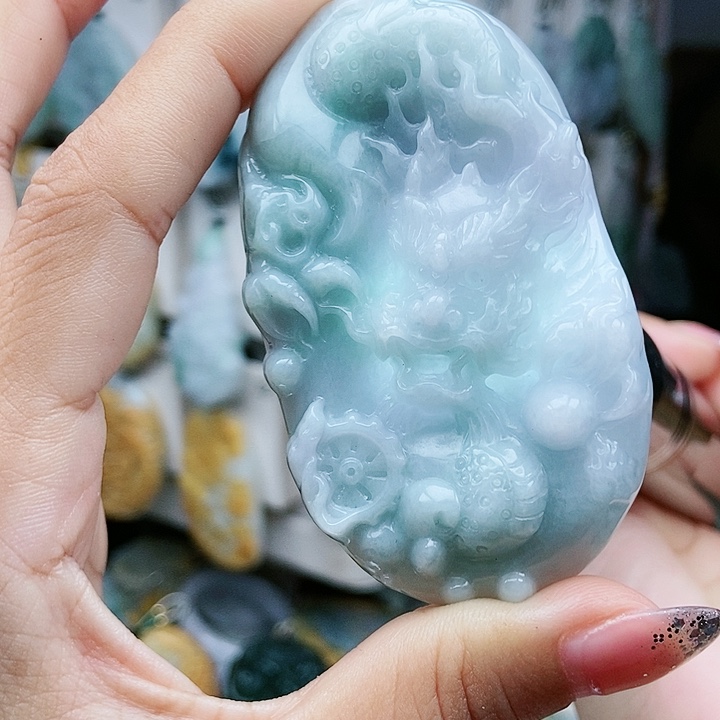 颈饰足铂镶嵌翡翠翡翠