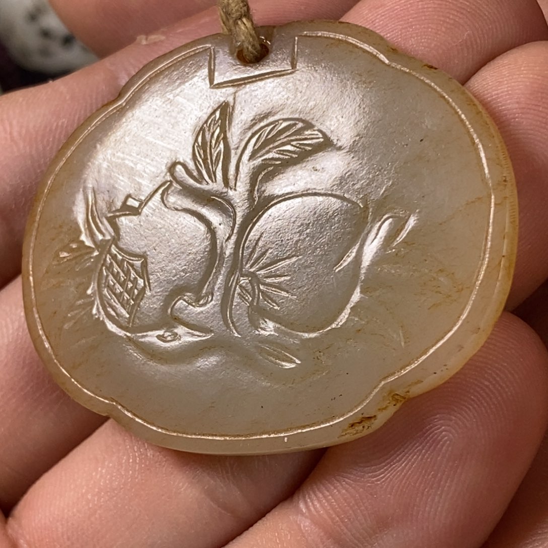 和田玉如图未镶嵌走****子