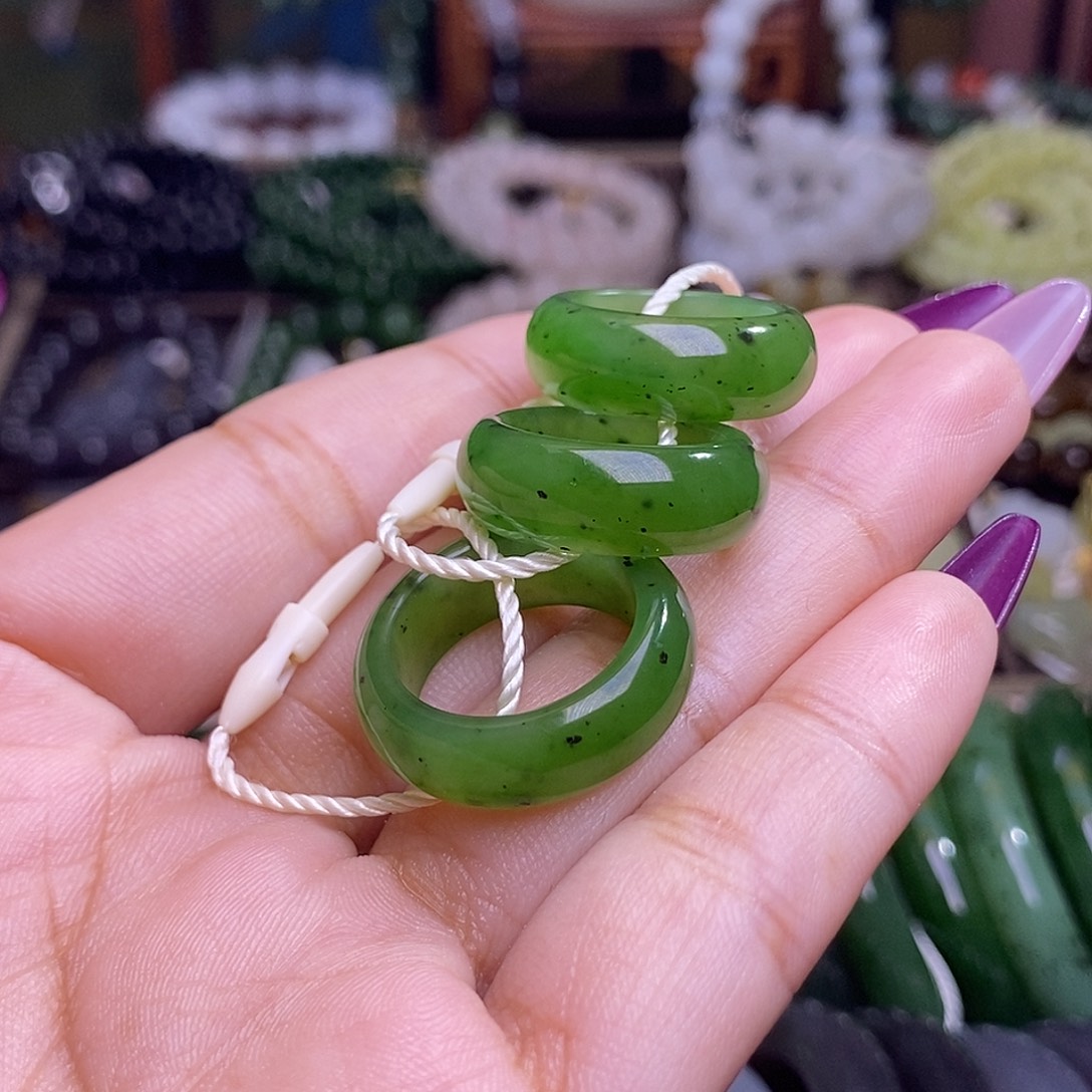 和田玉未镶嵌颈饰碧玉满色满绿老矿料指环9-18