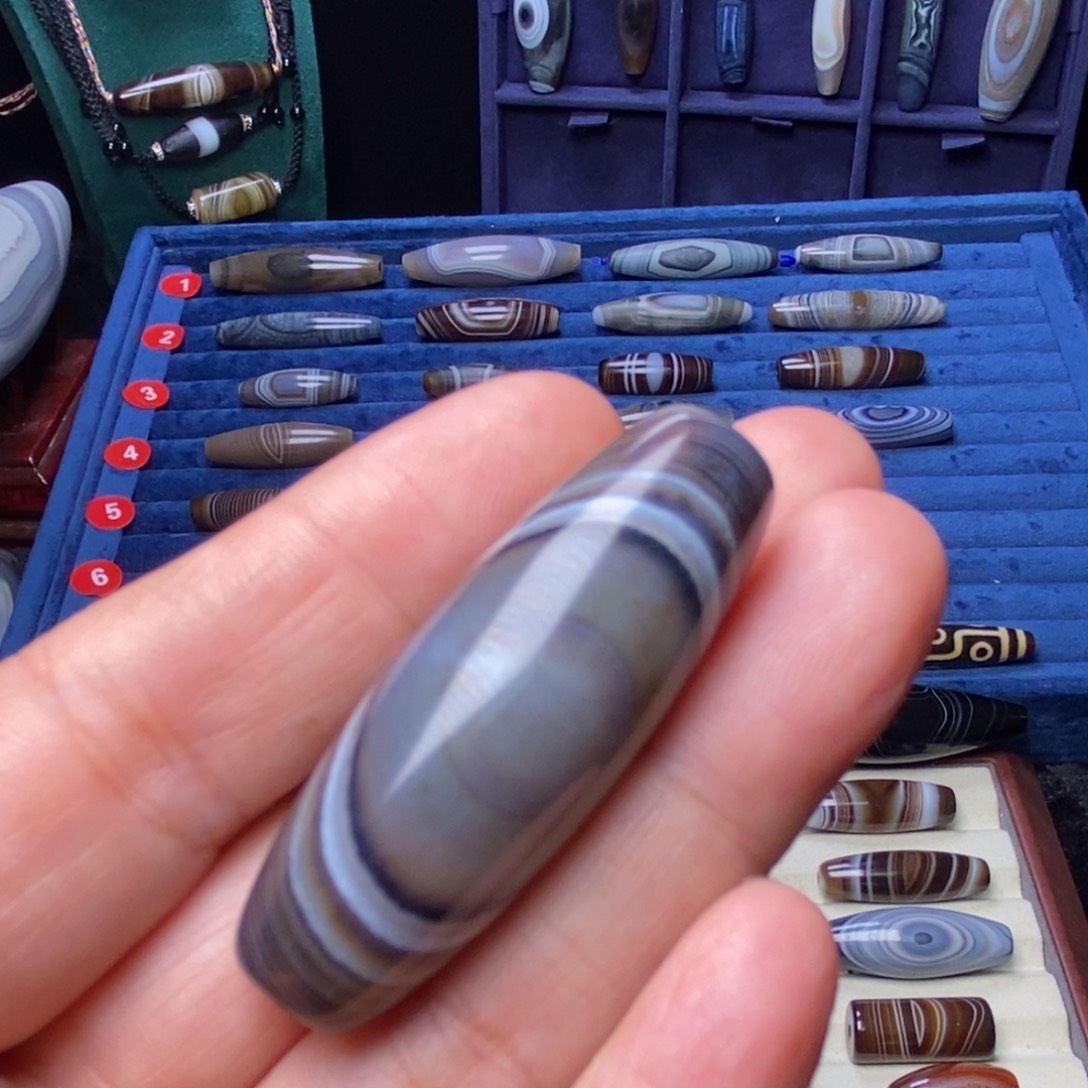 玉***财玛瑙/玉髓合金珠宝半成品