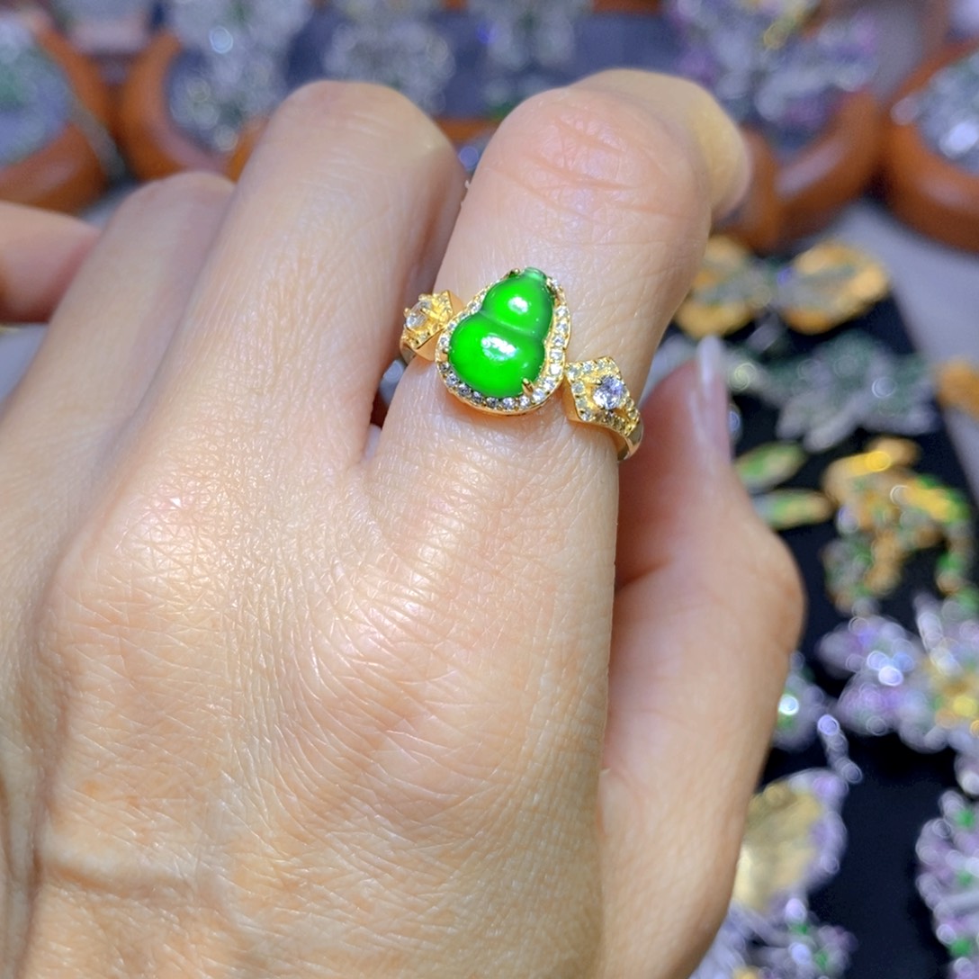 翡翠颈饰银S925镶嵌天然翡翠