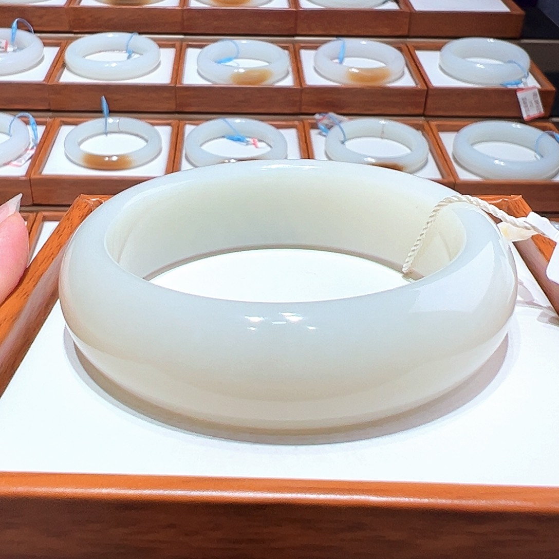 和田玉手镯55/56未镶嵌