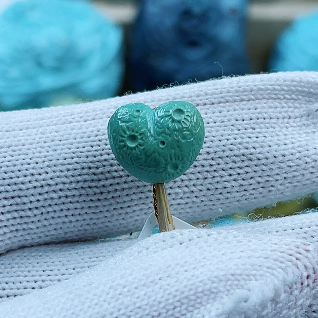 绿松石未镶嵌珠宝奇石