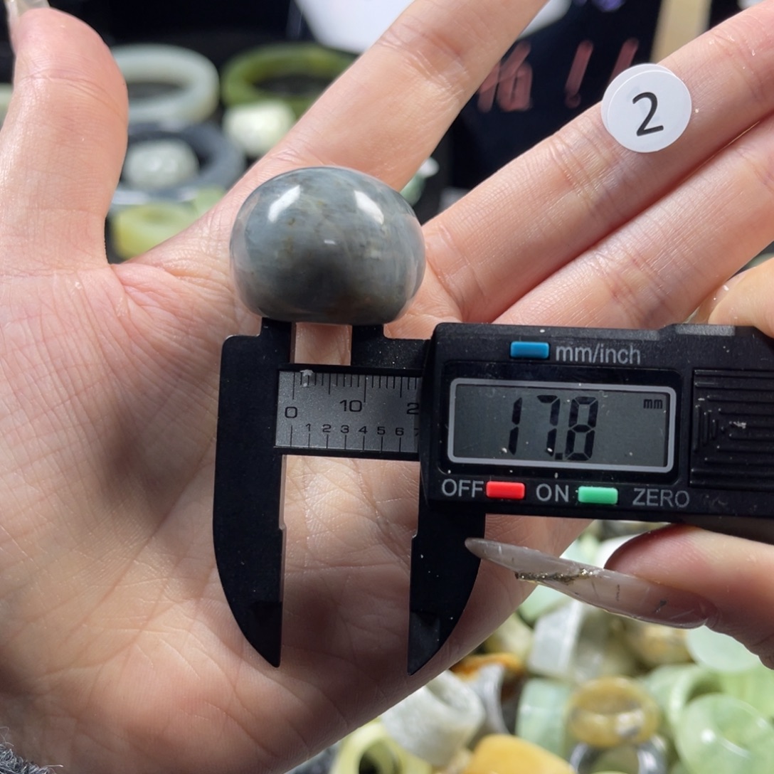 蛇纹石玉未镶嵌戒指