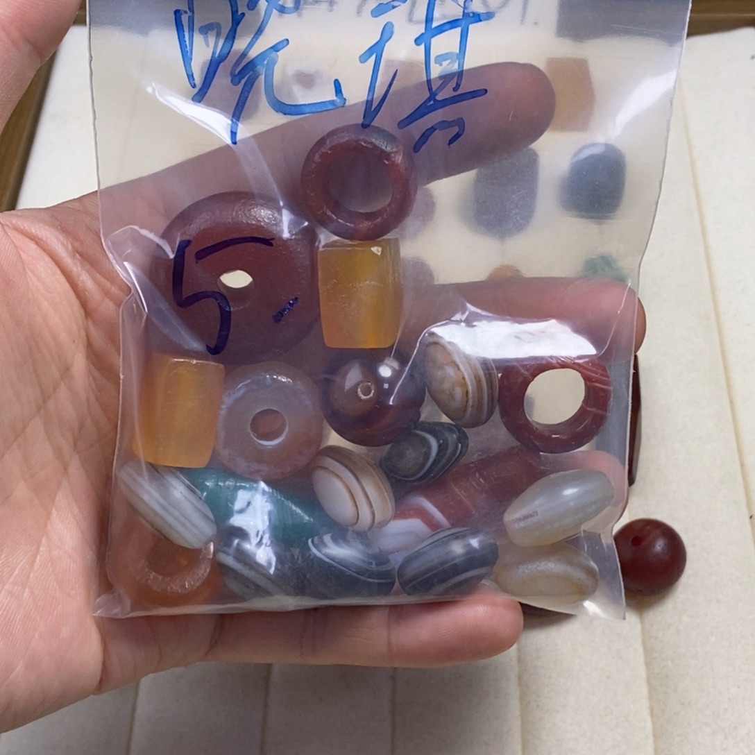 晓***琪玛瑙/玉髓未镶嵌颈饰