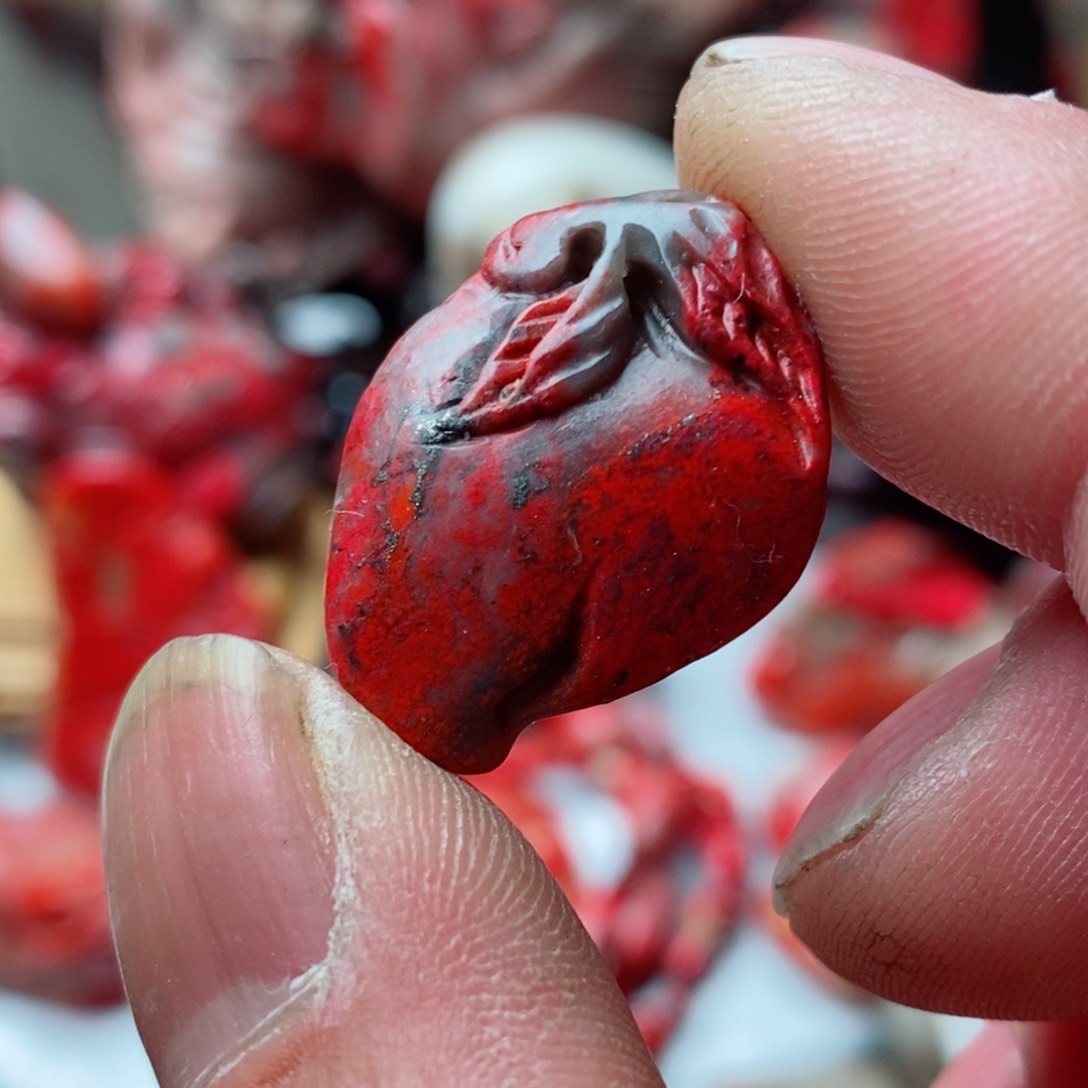 昌化鸡血石昌化鸡血石挂件