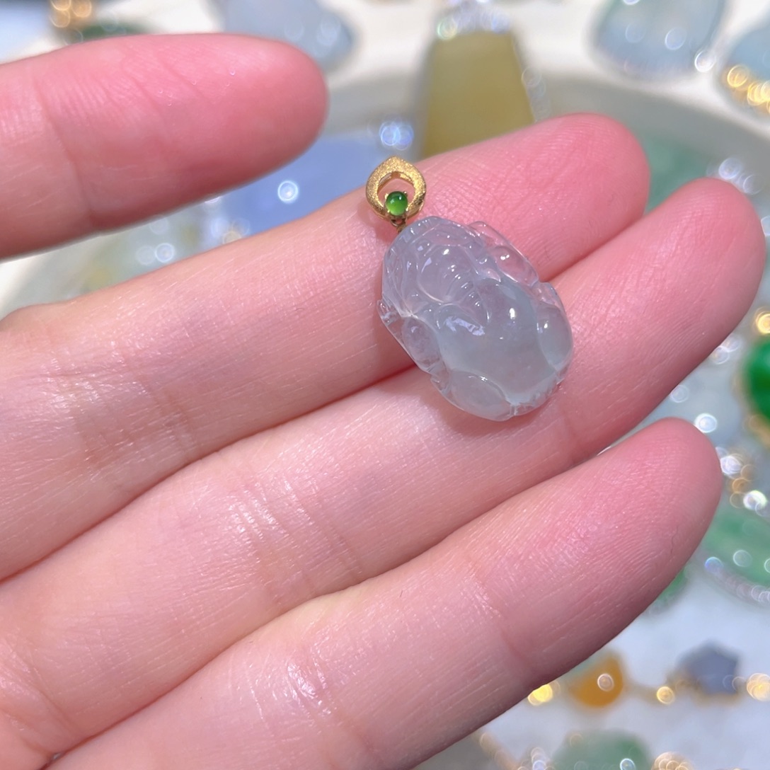 翡翠颈饰18K金镶嵌翡翠