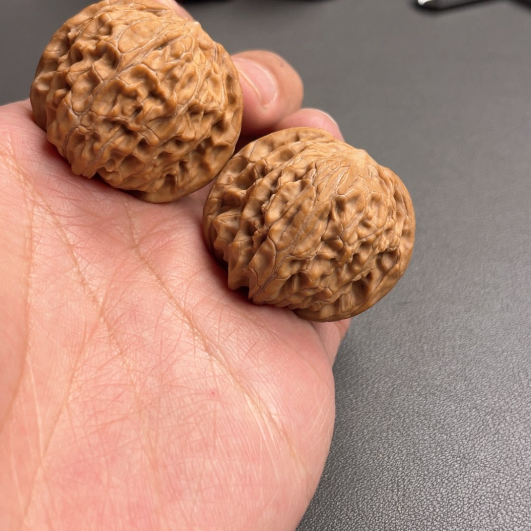 文玩核桃吊坠东**雄磨盘