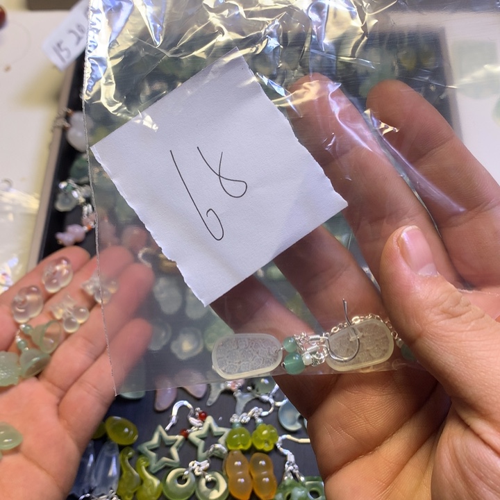 素***葭蛇纹石玉合金耳钉