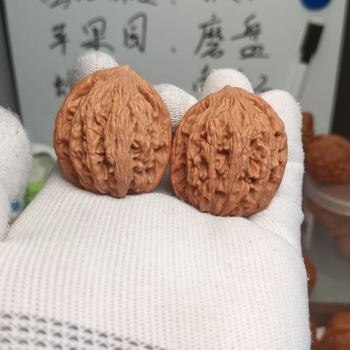 文玩核桃把件35全品虎头