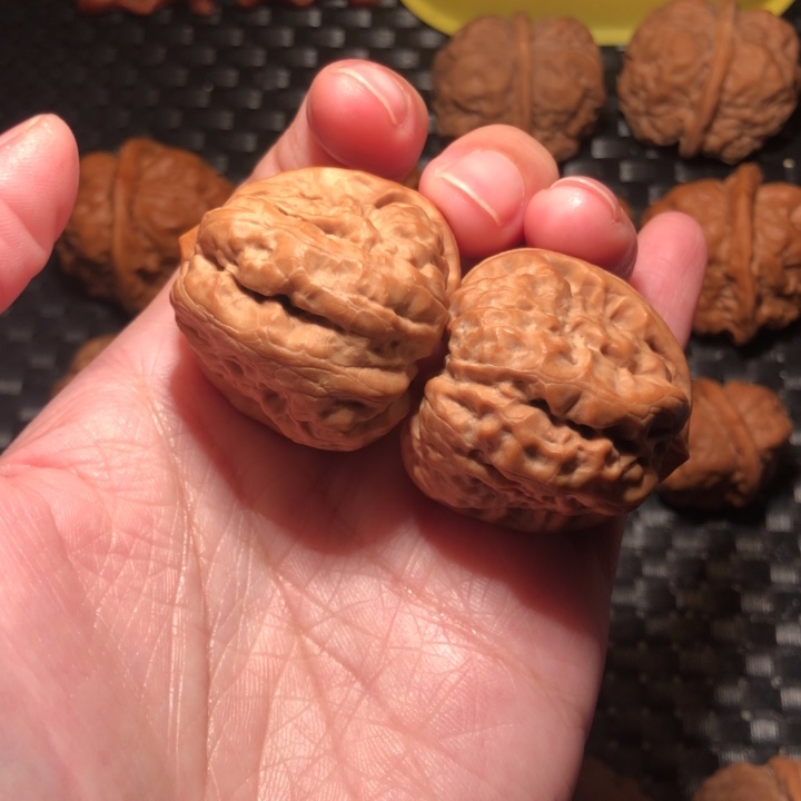 把件文玩核桃开背暴力肌肉35