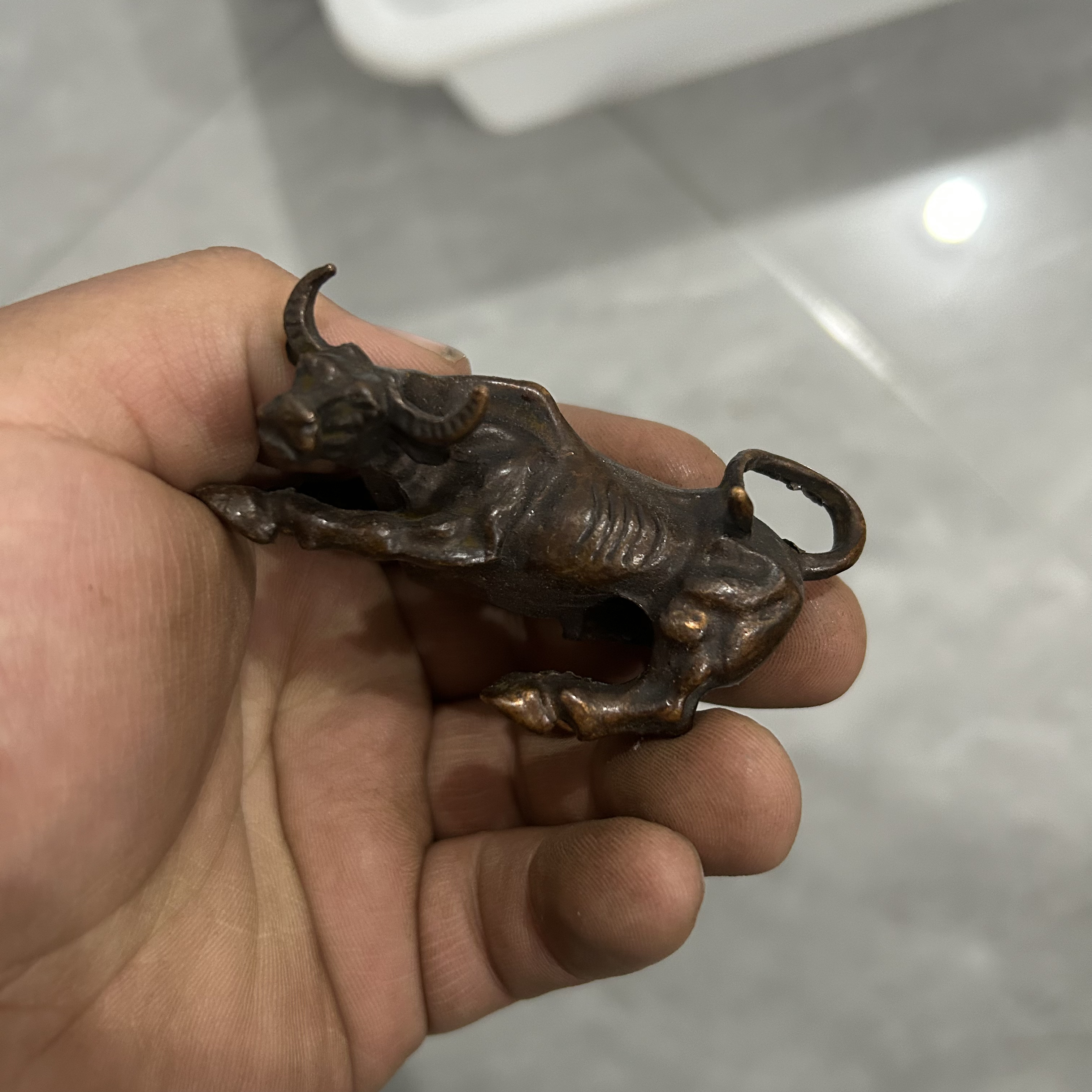 华牛创意设计摆件一个